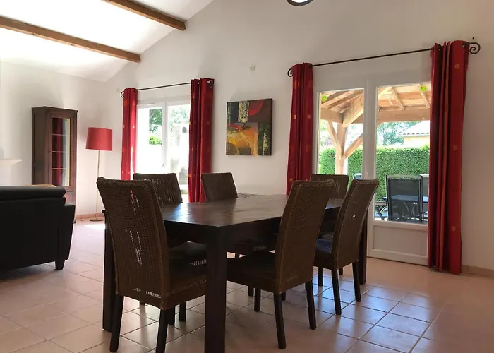 Amazing In With Terrace بيت للعطل *