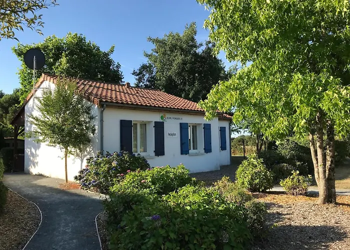 Amazing In With Terrace بيت للعطل Les Forges (Deux-Sevres)